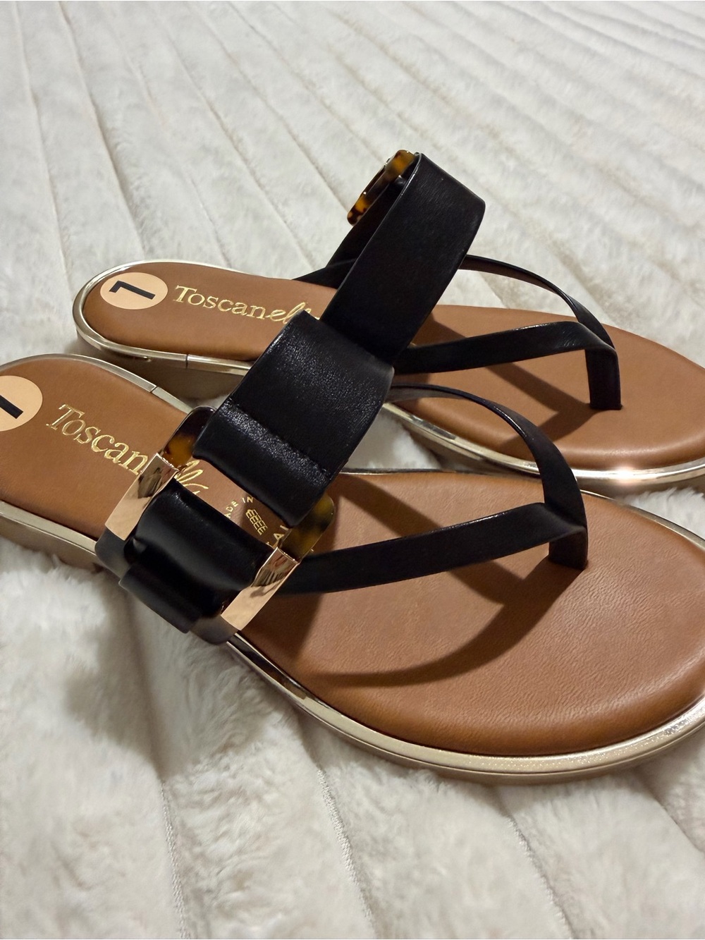 Gorgeous Black Leather Buckle Slide Sandals Italian quality
